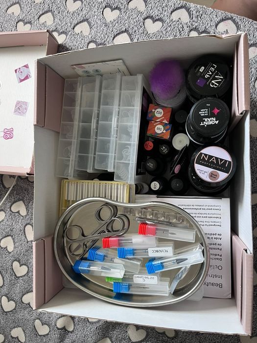 Продам всё для маникюра