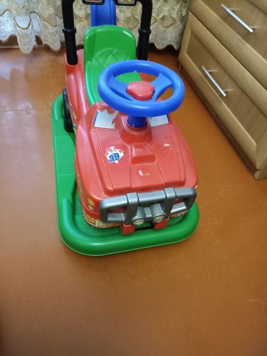 Продам машинку джип