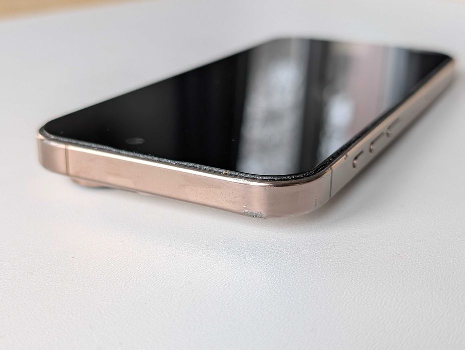 iPhone 16 pro Desert Titanium 256 GB 93% Battery