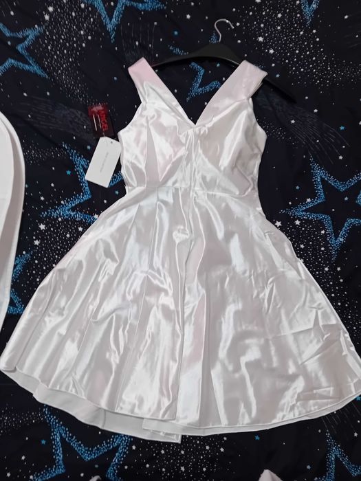 Булченска рокля, като нова + воал + къса парти бяла рокля.