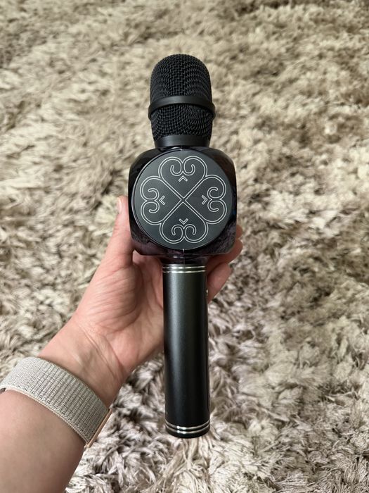 Микрофон с подставкой