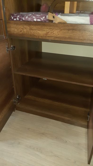 Продам кровать.  Стол. Шкаф