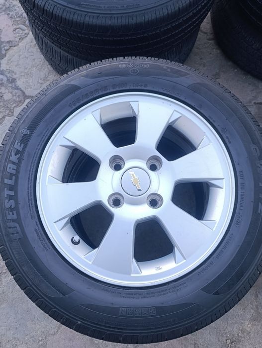 15 gentra radnoy deska balon yangi