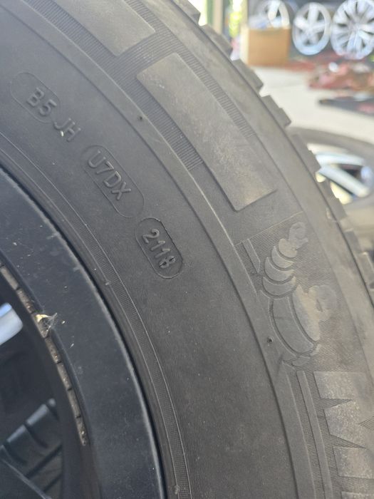 4 Броя Бусови Гуми 225/75/16C Michelin 2x6,6mm 2x4mm