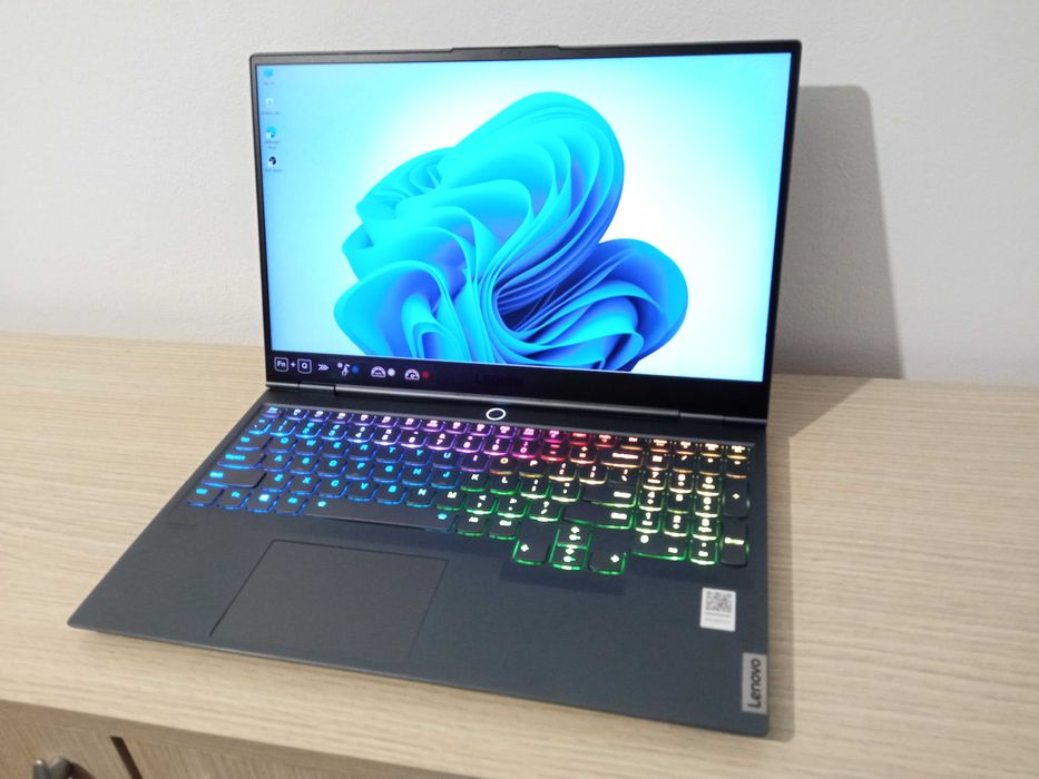 Laptop I9 32GB ram LEGION EXTREM GAMING nvme SSD 1000GB placa video dedicata NVIDIA RTX ecran 15.6 inch 144Hz RATA REFRESH 2 placi video 7 1TERRA