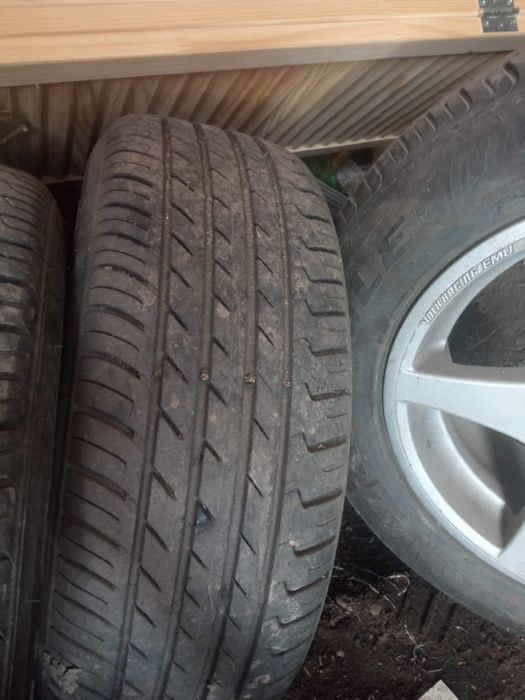 Продам летнюю резину с дисками