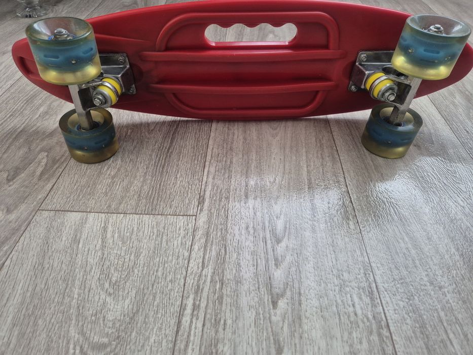 Продам скейт с ручкой