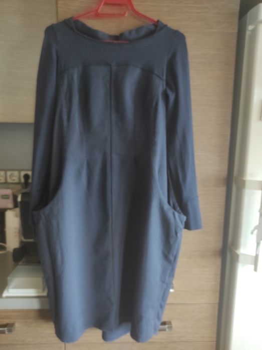 Тъмносиня рокля от трико