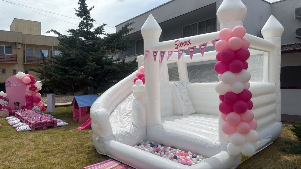 Bumper cars(masinute tampon); topogan gonflabil castel alb