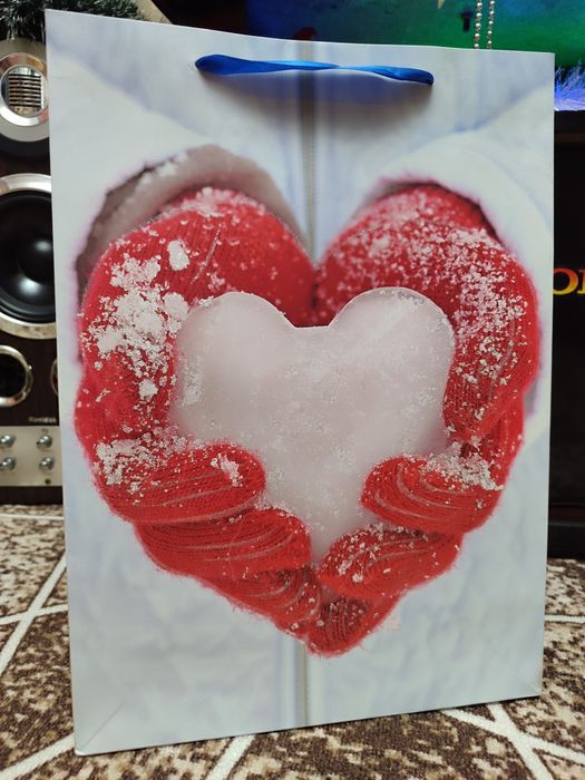 Новогодние подарочные пакеты