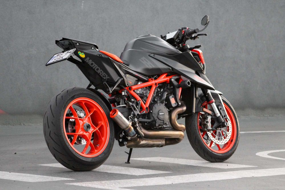 KTM 1290 SuperDuke R 2022