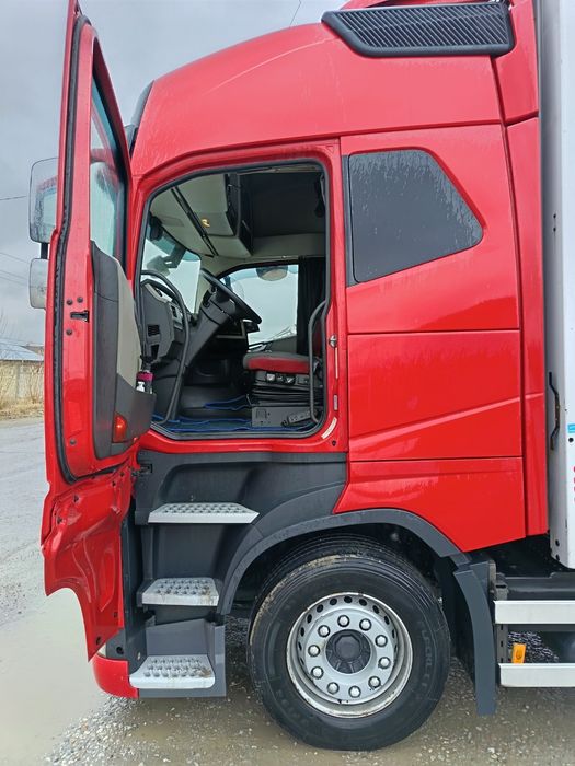 Volvo parvoz srochno sotiladi