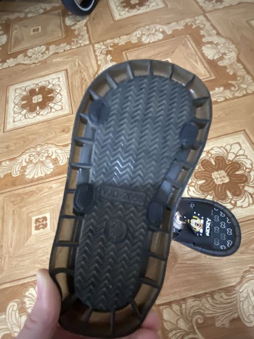 Продам детские сандали