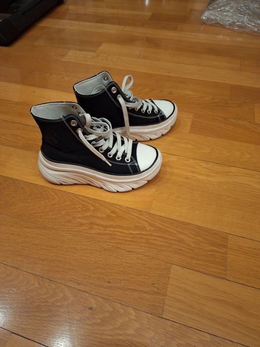 Adidasi Skechers 36/37