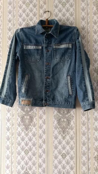 Продам джинсовку на подростка.