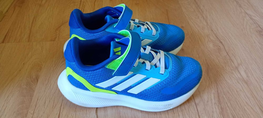 Adidas детски маратонки 30 номер