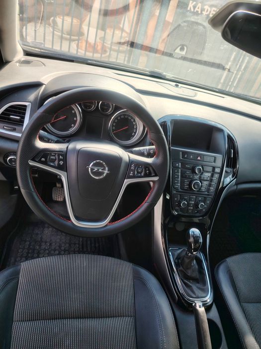 Opel Astra J 1.6 ceti