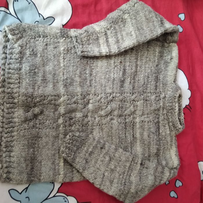 Дамски вълнени пуловери