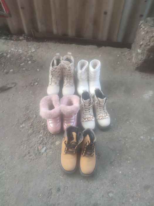 Тегін б/у қыздардың аяқ киімдері