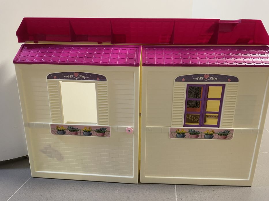 Кукольный домик с мебелью