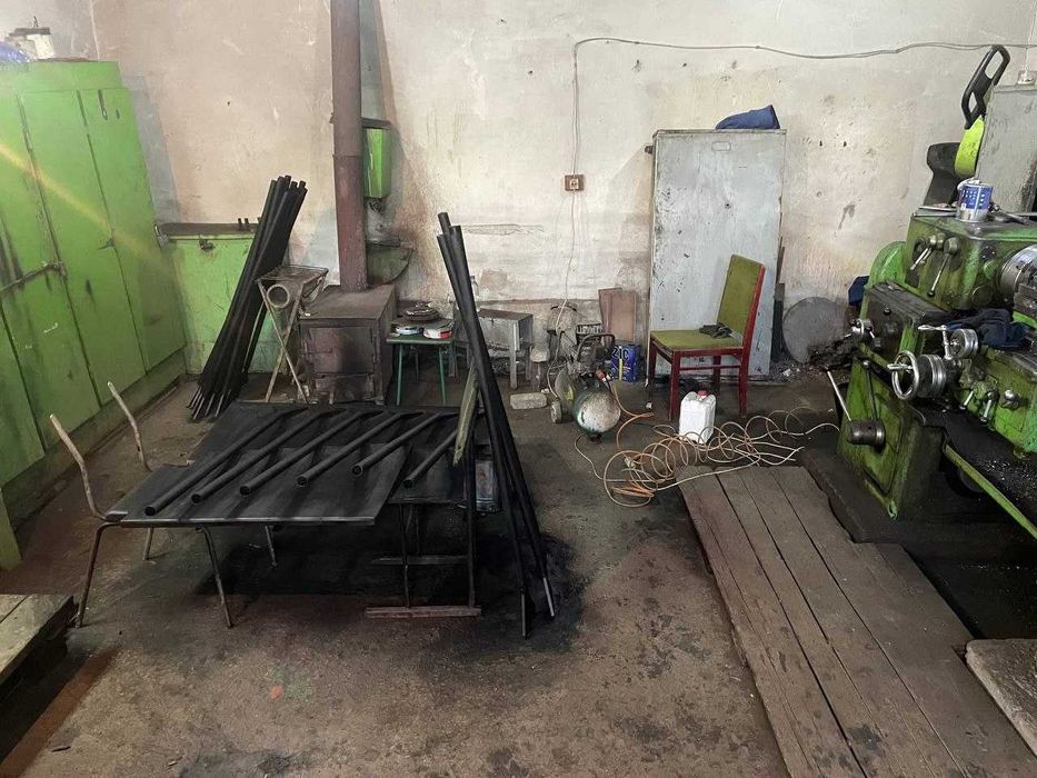 Ледокол(Ледоруб , муз ёргич), Лопата железная универсальная