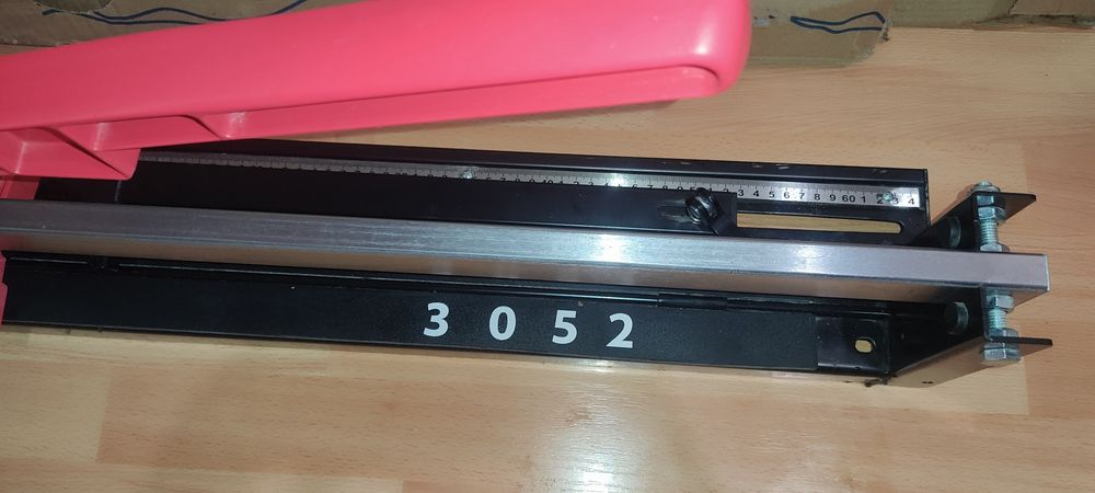 Продам резак плитки,  керамогранита