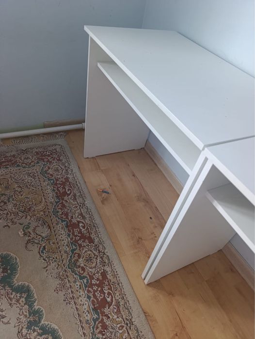 Продам парты по 4 тысяч