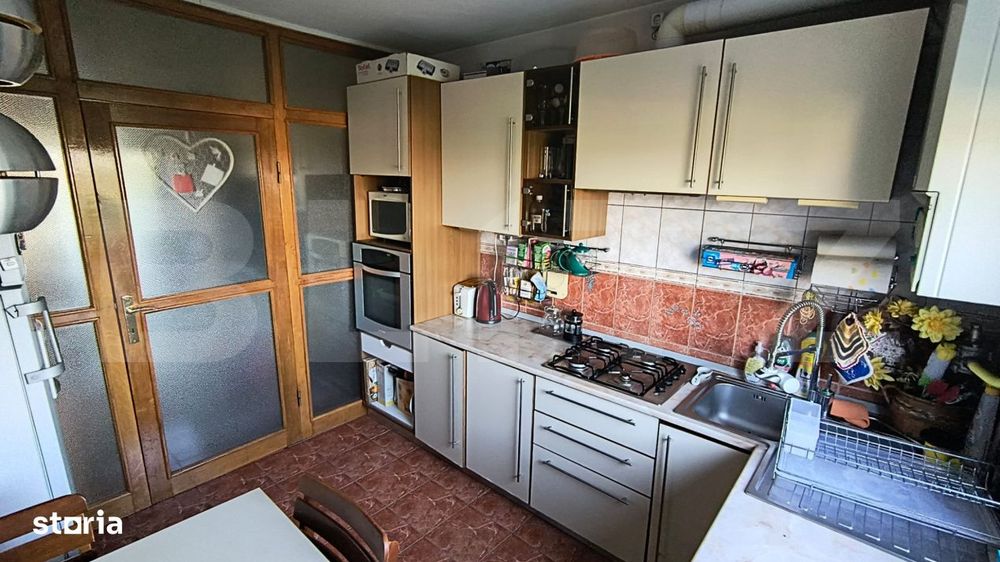 Apartament 3 camere, Decomandat, zona Circumvalatiunii