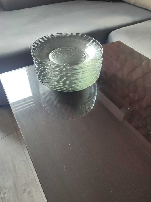 Комплект тъклени чинии