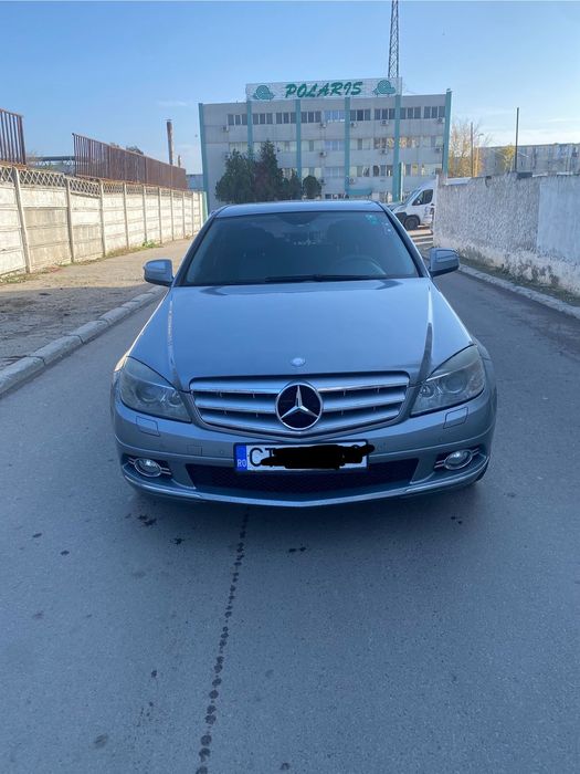 Mercedes-Benz C Mașina este într-o stare perfectă fara defecte