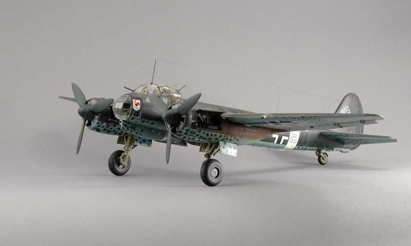 Сборная модель самолета Юнкерс Ju 88 (1/48. ICM)