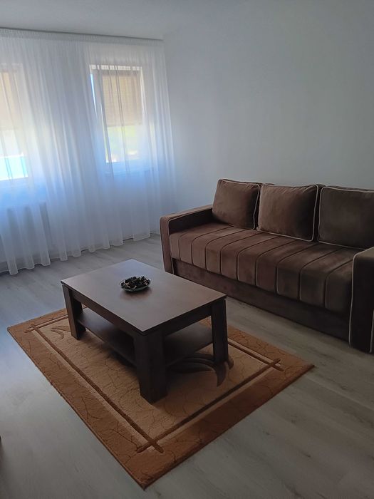 Inchiriez ap.2 camere decomandate et.1 recent renovat Sibiu