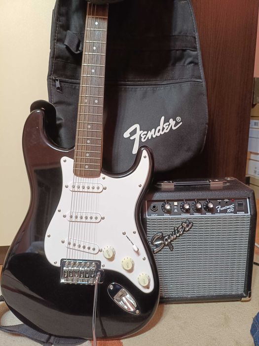 Set Chitara FENDER Squier Sonic Stratocaster Pack + Amplificator - NOU