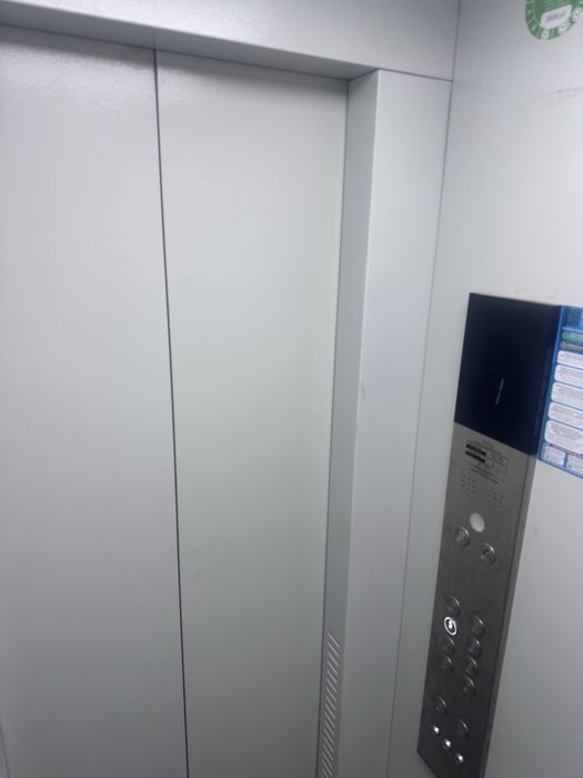 Metro yaqinidagi 3 xonali kv sotiladi