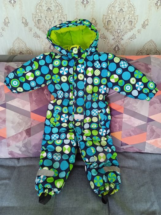 Продам зимний комбинезон в отличном состоянии,  80 см