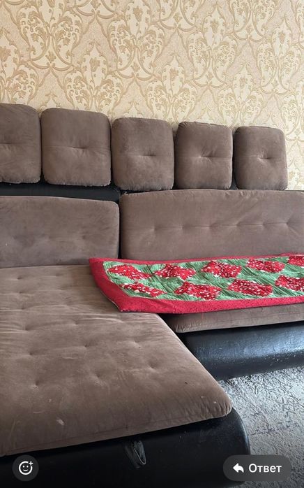 Продается диван для гостинной комнаты