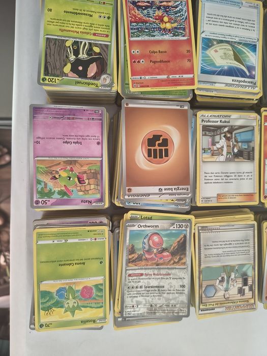 Colectie Pokémon 2000 buc