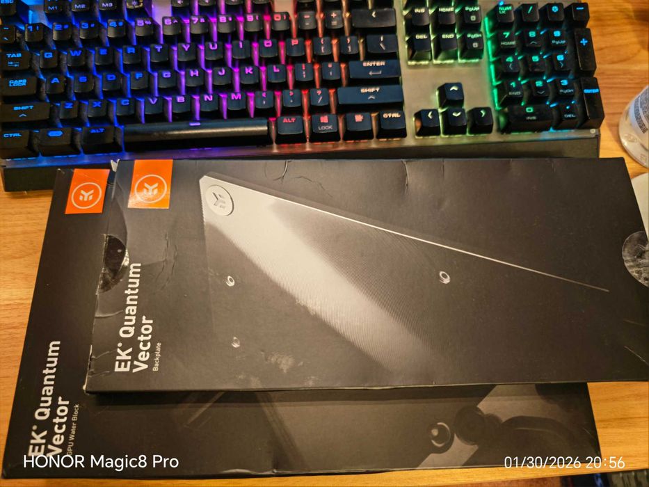 видео карта EVGA RTX 3070 + воден блок EKWB RTX 3070 + EKWB backplate