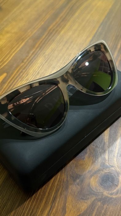 Слънчеви очила DKNY