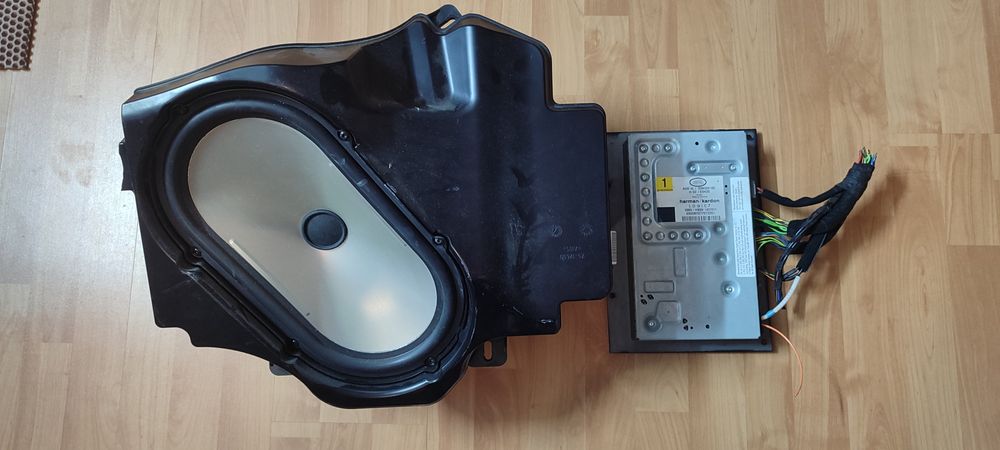 Сабвуфер Harman Kardon Logic 7