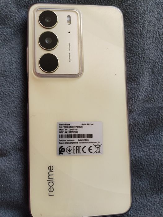 Продам смартфон realmi C75