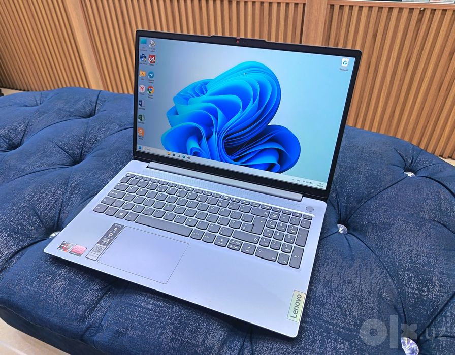 Laptop Lenovo RYZEN 3  7320U (core i3 12th gen)
