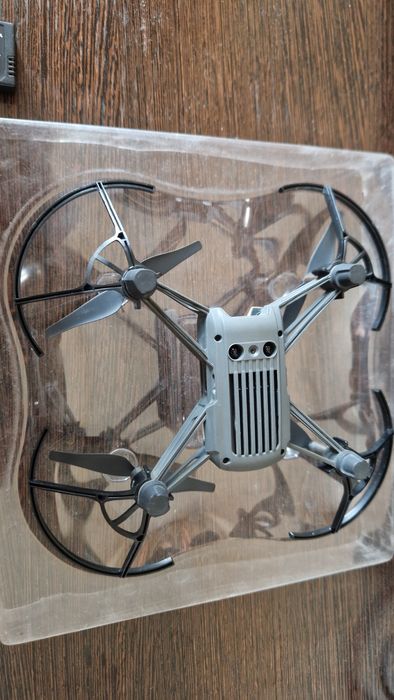 Квадрокоптер DJI ryze tello