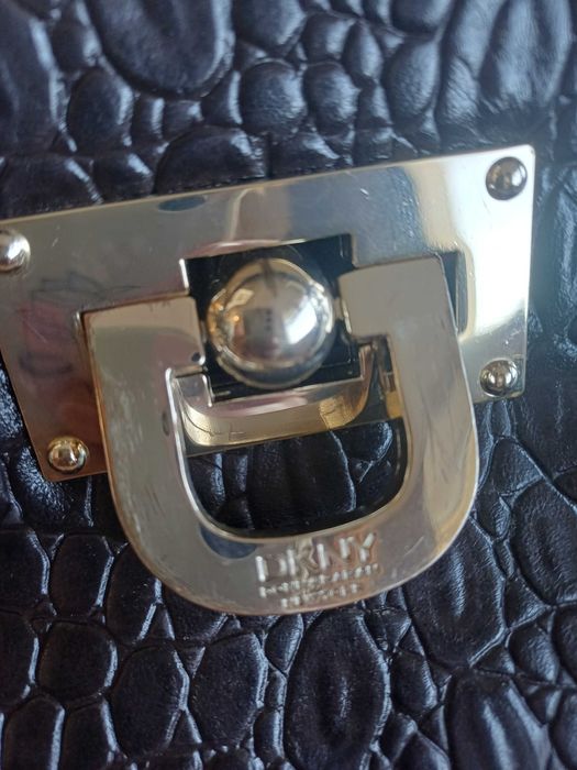 DKNY дамска чанта