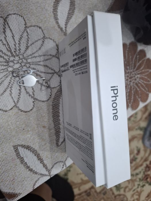 Срочно продам айфон 13 мини.