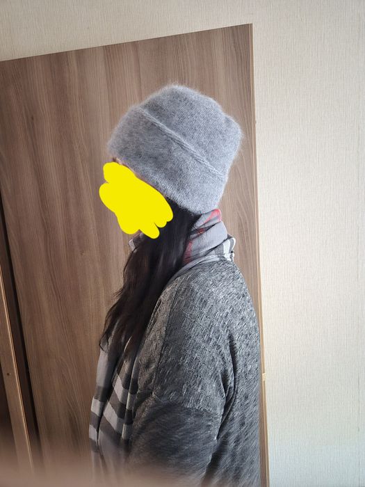 Женская  шапка серая