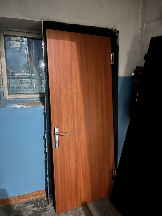 Продам дверь межкомнатную