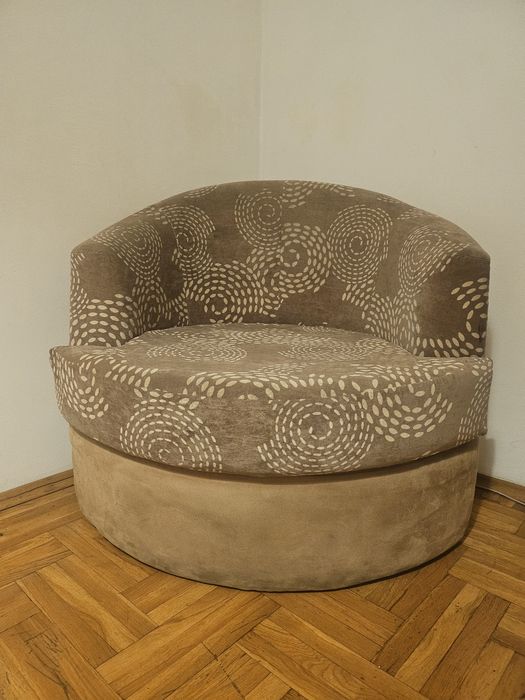 Фотьойл с  табуретка