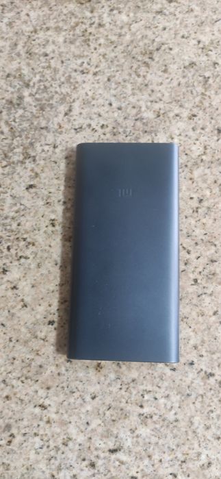 Baterie externa powerbank xiaomi 10000 mah  Li-Po  folosita de câteva ori,este că noua.
