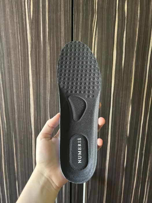 Продам кроссовки Numeris Atelier